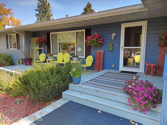 2nd image of 2087 2nd St
