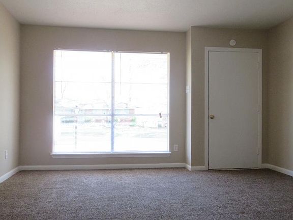 4th image of 887 W Marigold Ln