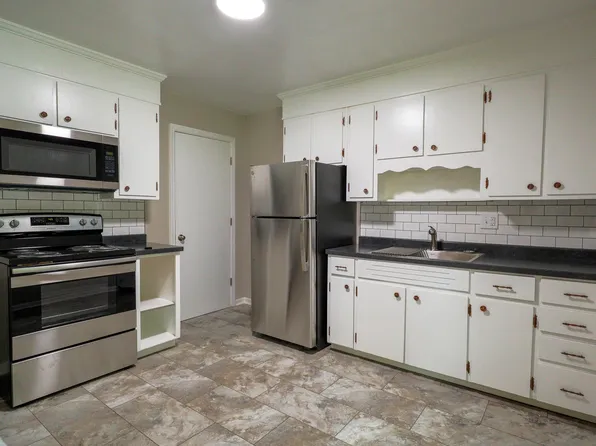633 Tarpley Ln, Salem, VA 24153