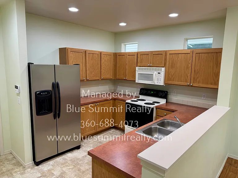 4335 Crestone St NE — Photo 4