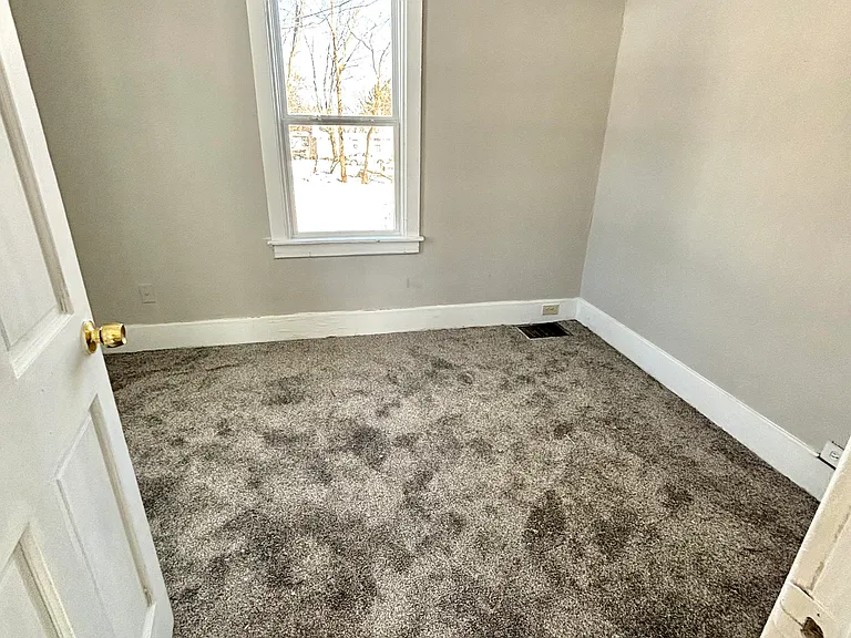 400 N Catherine St — Photo 9