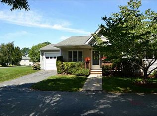 445 Paddock Ln, Bristol, RI 02809