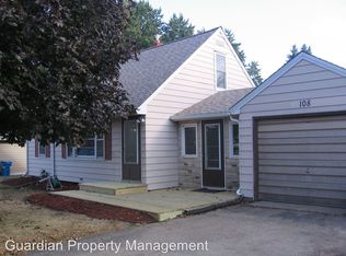 108 Skillman Ave E, Maplewood, MN 55117