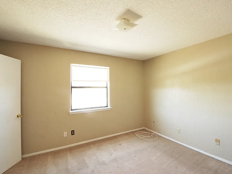 216 Cutlass Dr #B — Photo 14