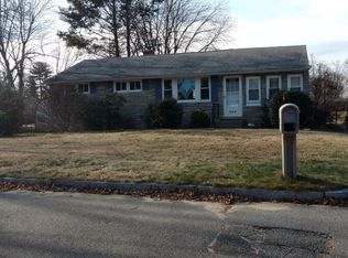 264 Greenaway Dr, Springfield, MA 01109
