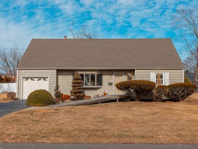 7 Adelphi Street, Islip, NY, 11751