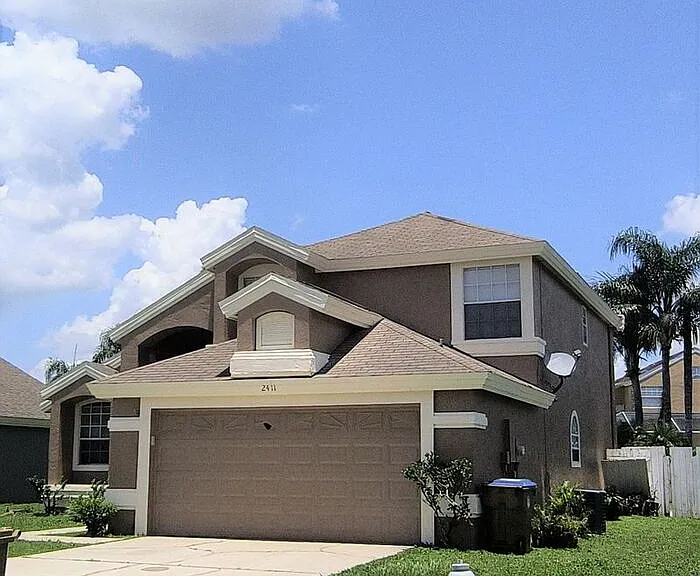 2411 Berkshire Ct — Photo 1