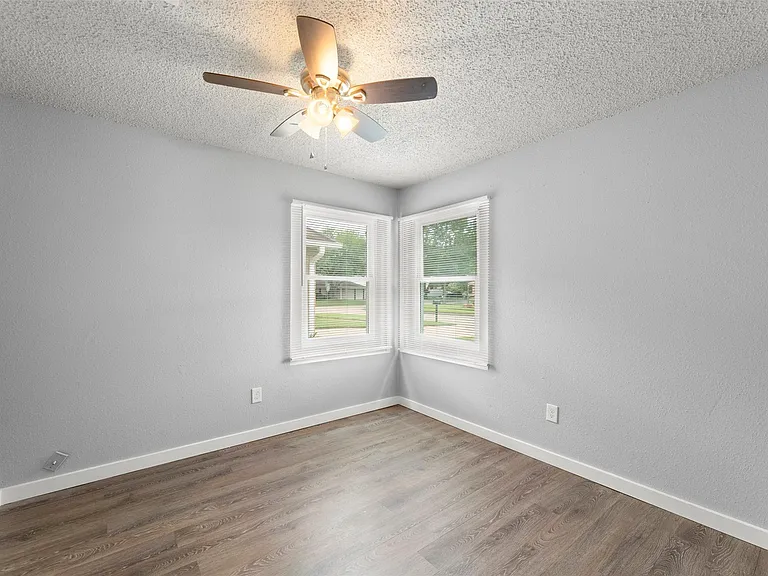 1123 Rock Canyon Dr — Photo 18