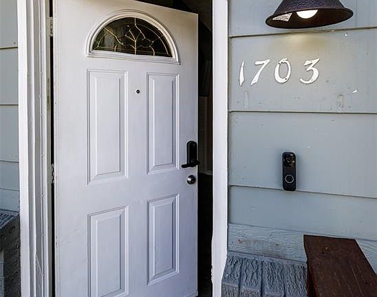 4th image of 1703 Harrow Rd