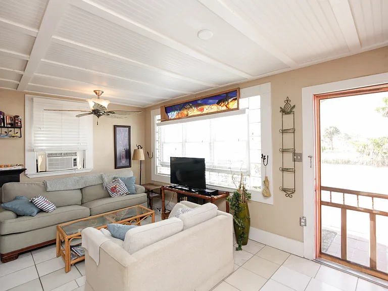 403 Crawford Rd #B — Photo 3