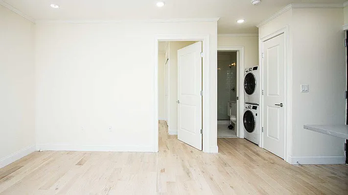 Rented by Nooklyn NYC LLC | media 9