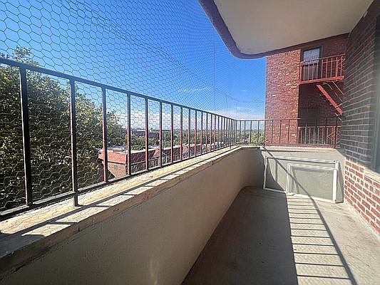 4th image of 34-35 76th St #5U