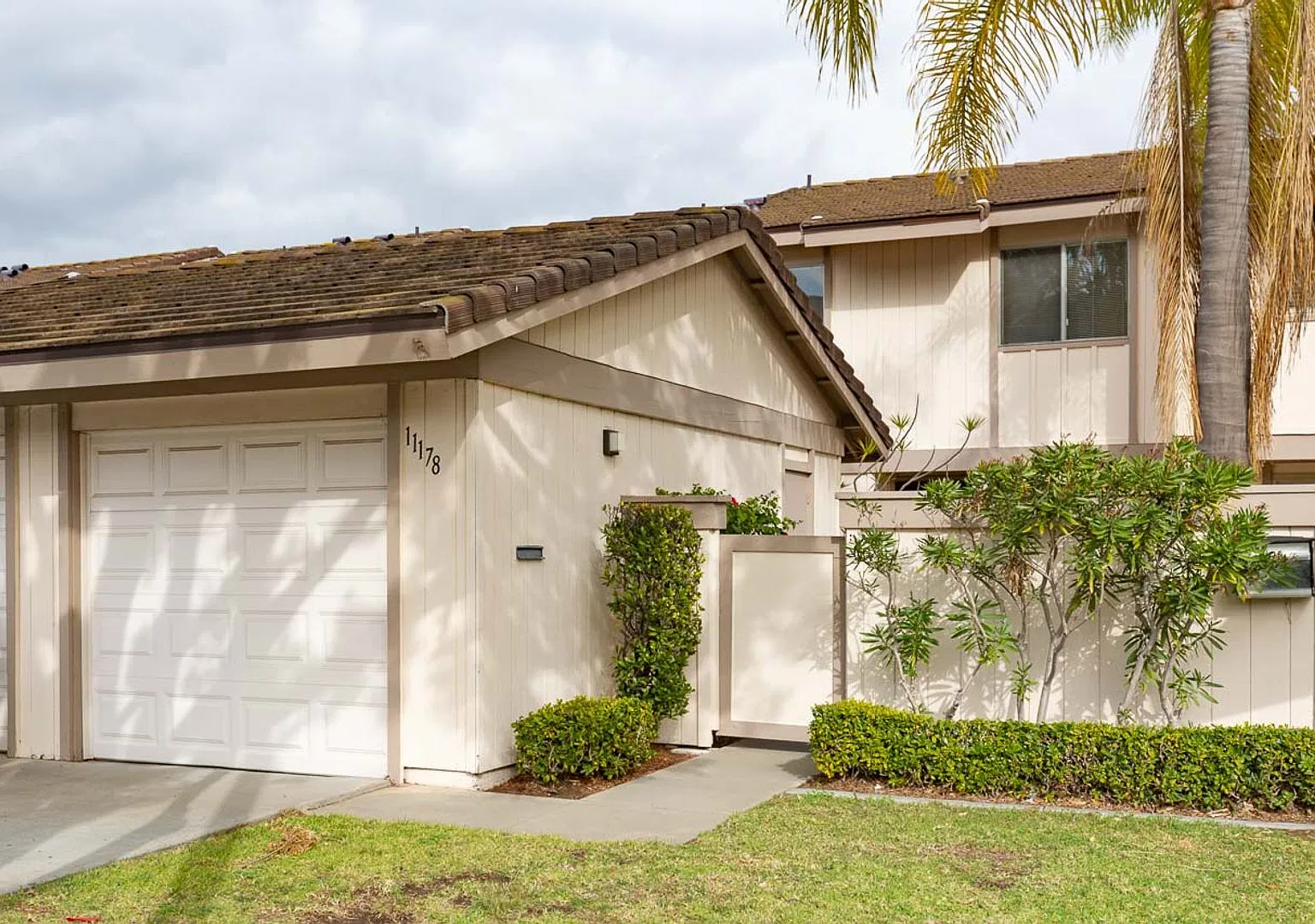3 Bed, 2 Bth, Townhome In Rancho Bernardo — Photo 1