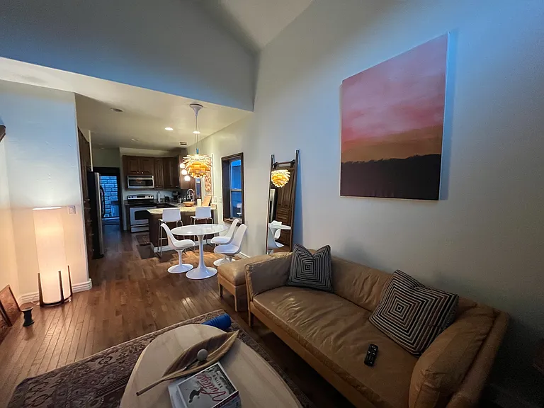 376 Eagle St — Photo 3