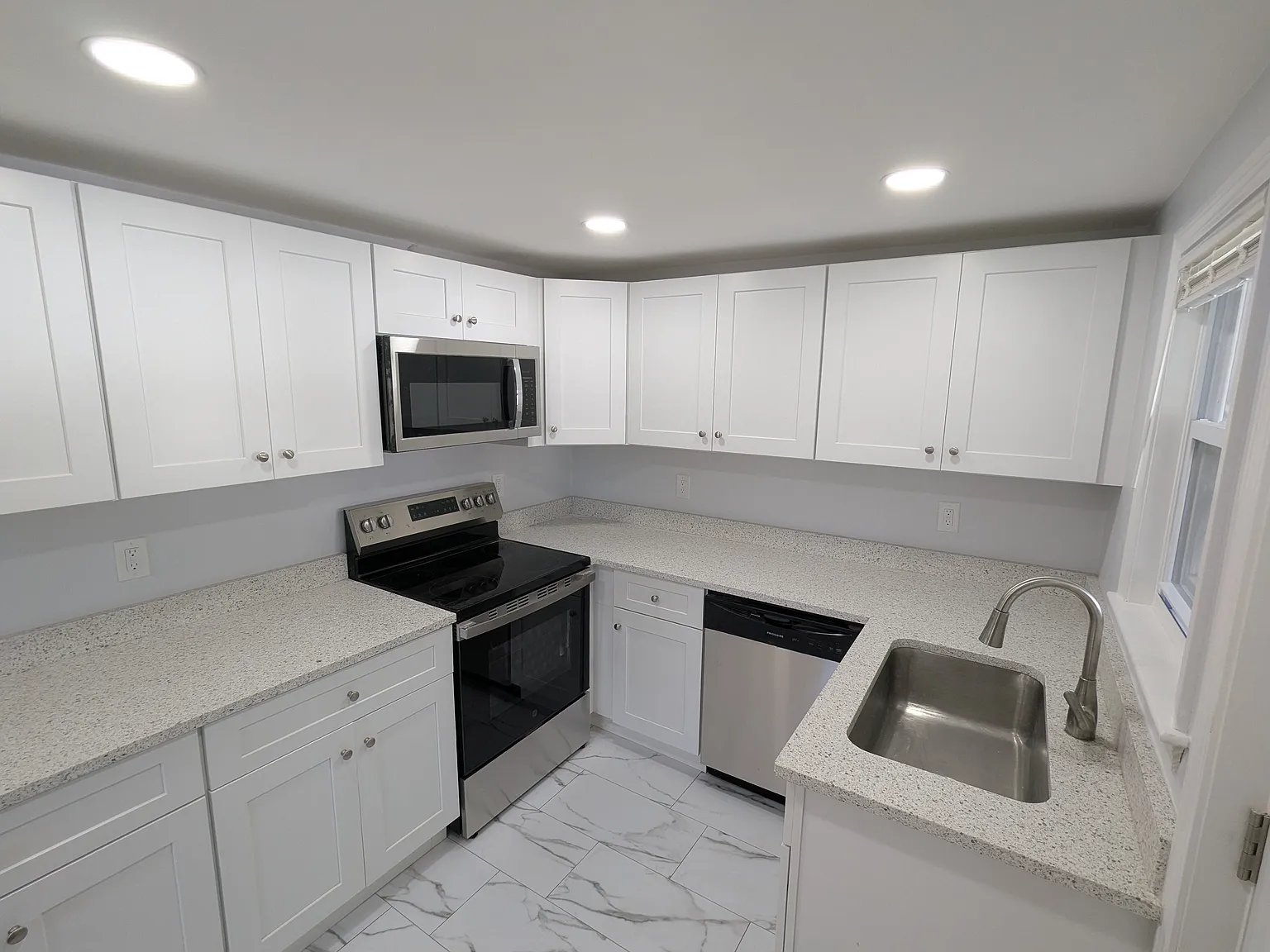 4 bed, 1428 sqft, $3,500 — Photo 2
