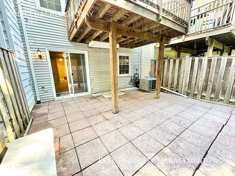 6505 Coachleigh Way — Photo 17