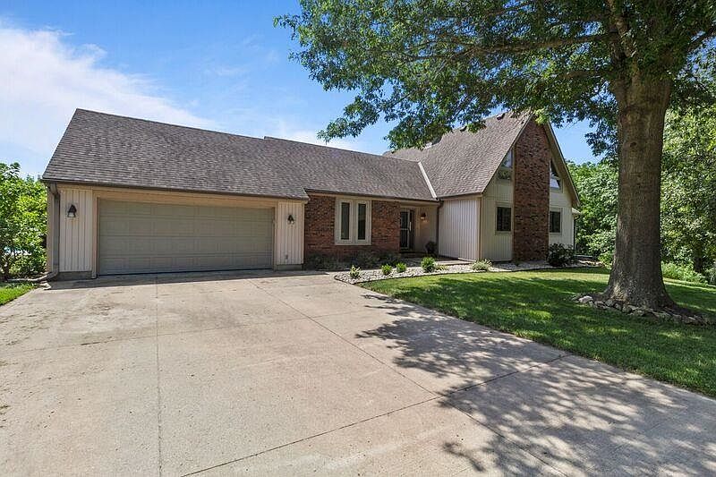 1st image of 5707 NE Palomino Dr