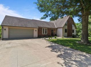 5707 NE Palomino Dr, Saint Joseph, MO 64505