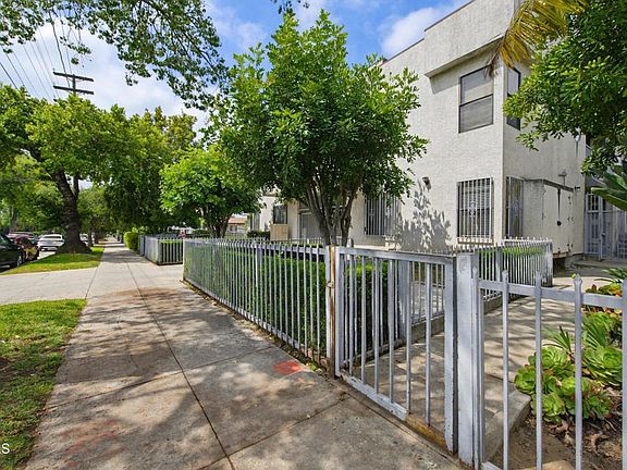 2nd image of 847 N Raymond Ave Unit 9A