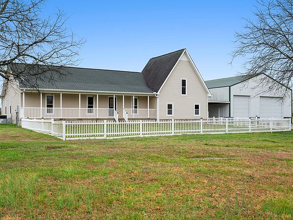 3rd image of 7289 Woodfin Rd