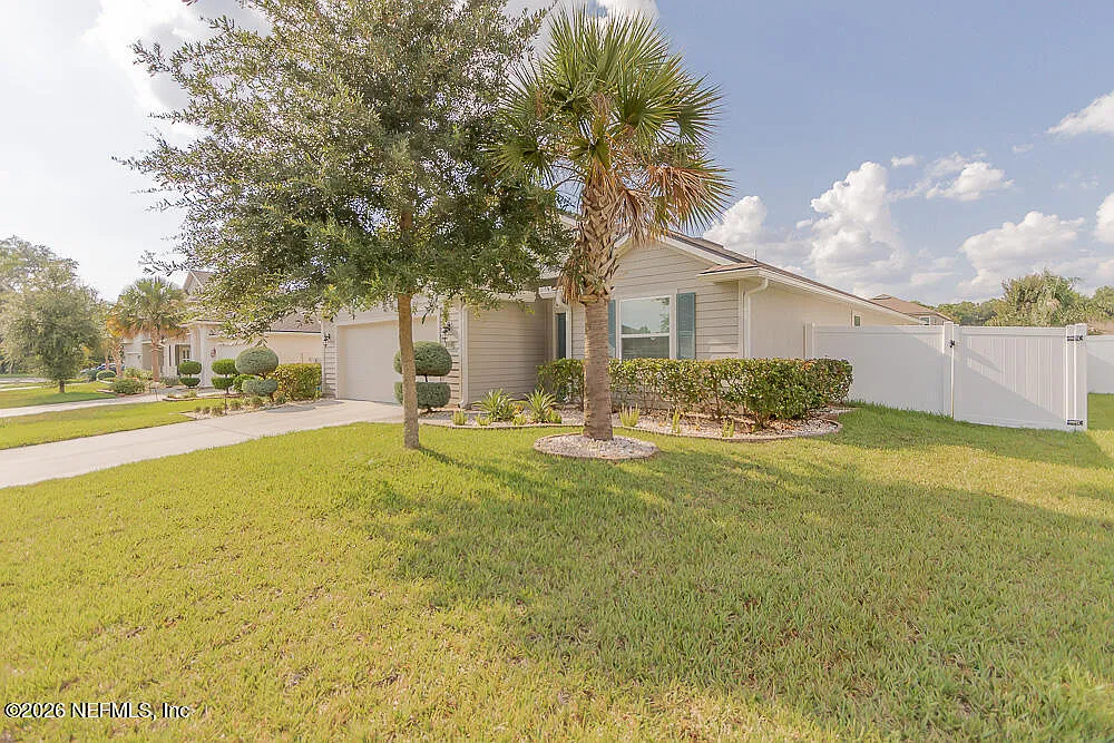 4 bed, 2.0 bath, 1914 sqft, $3,000 — Photo 2