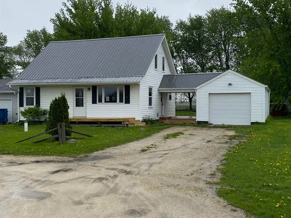 5618 Palace Rd, Oelwein, IA 50662