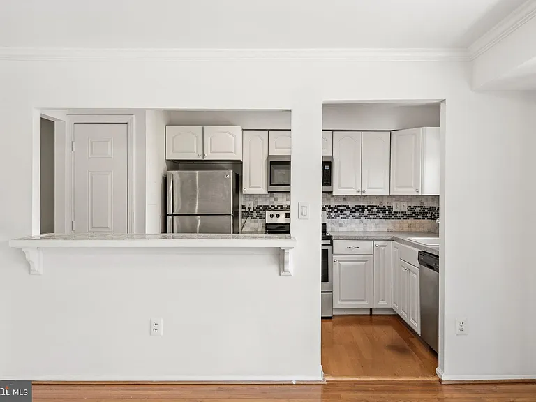3240 S 28th St #403 — Photo 13