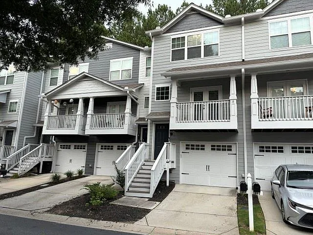 1044 Liberty Pkwy NW — Photo 1