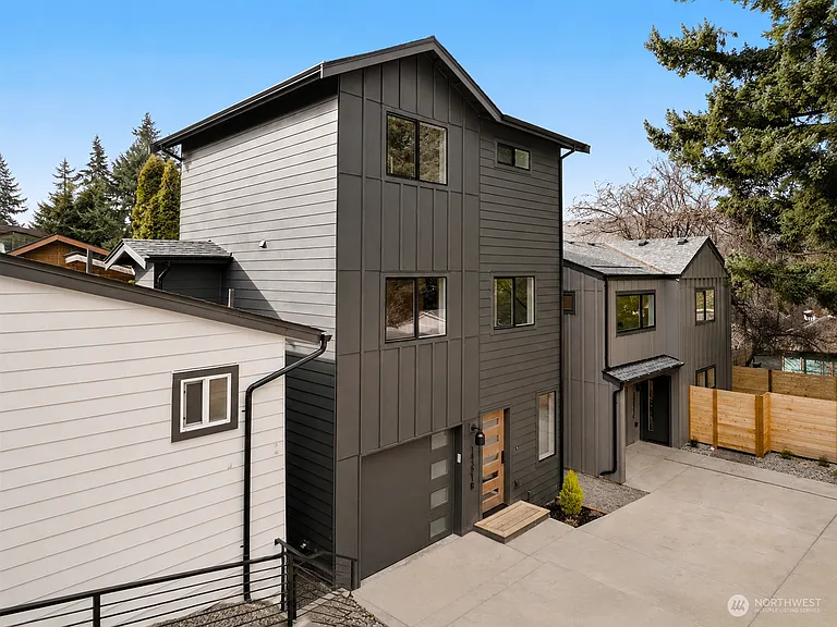 14321 Interlake Ave N #C — Photo 27