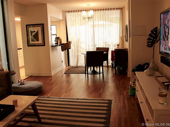 4th image of 3028 Day Ave
