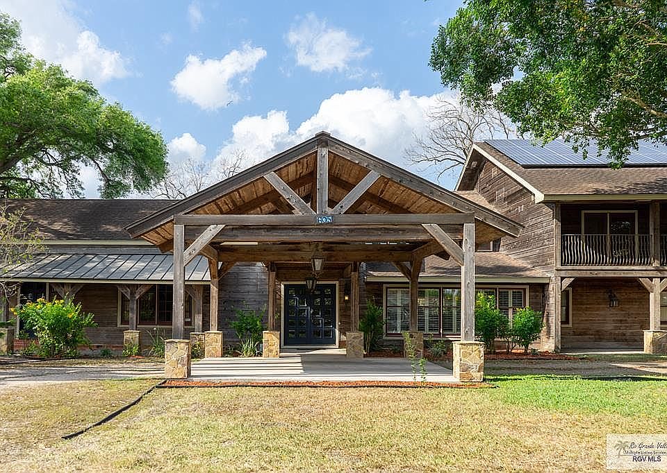 1st image of 605 E Woodland Dr