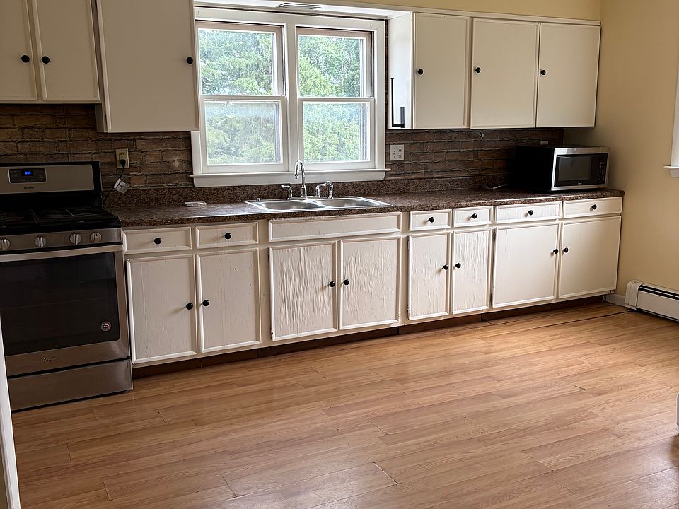 1st image of 237 Jefferson Hts APT 6