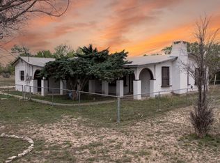 3850 Windmill Rd, Uvalde, TX 78801