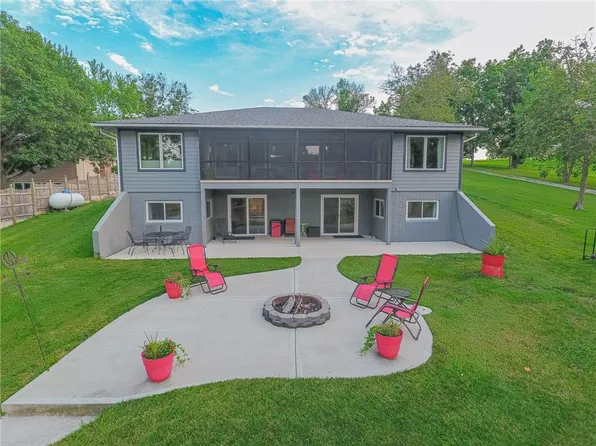 1754 Lake Viking Ter, Gallatin, MO 64640