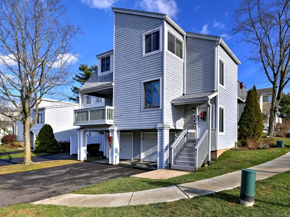 37 Peddlars Drive #37, Branford, CT 06405
