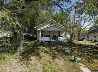 110 W 7th St, Cameron, MO 64429