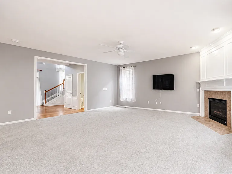 45149 Bartlett Dr — Photo 6