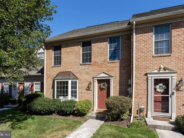 325 Stonehedge Ln, Mechanicsburg, PA 17055