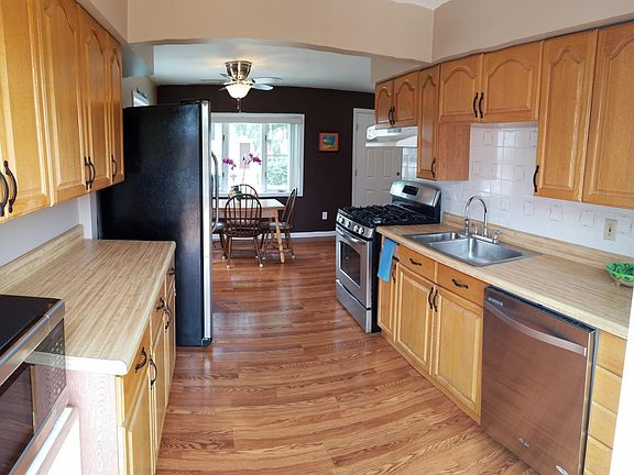 4th image of 647 Monmouth Ave