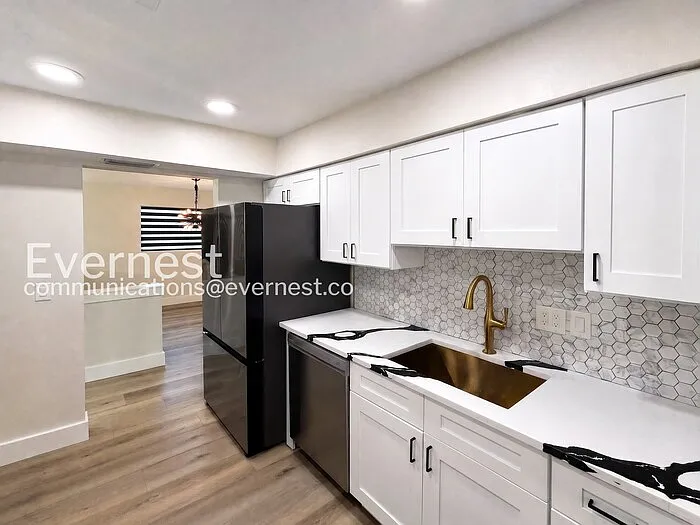 5908 S Manhattan Ave — Photo 6