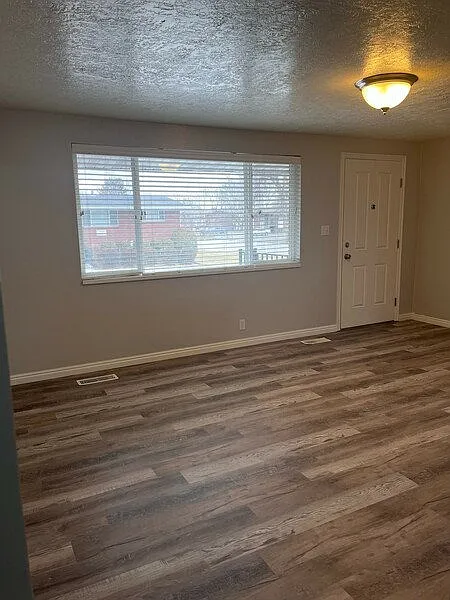 2 bed, 850 sqft, $1,325 — Photo 1
