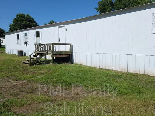 305 W Dixieland Ave, Porter, OK 74454