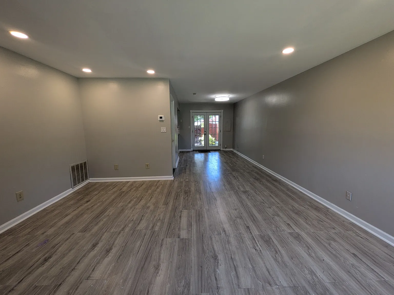 2 bed, 1.5 bath, 1250 sqft, $1,800 — Photo 4