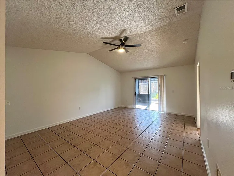 816 Sleepy Harbour Dr — Photo 12