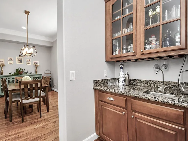 5443 Kansas St — Photo 13