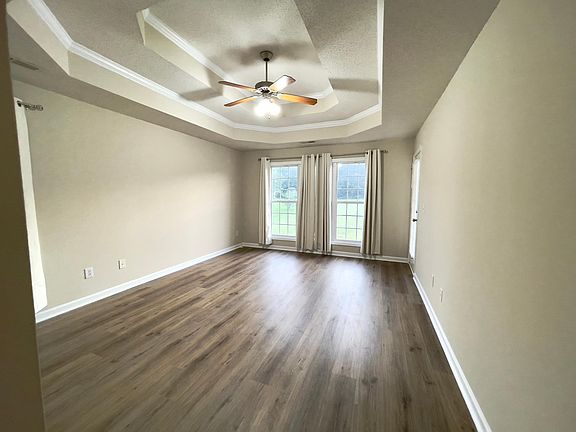3rd image of 114 High Noon Ln