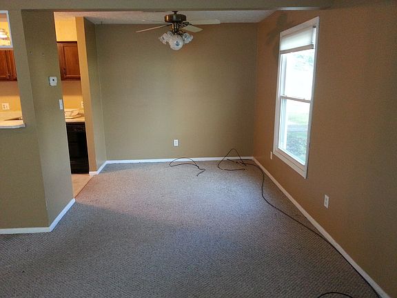 4th image of 580 Canterbury Ln