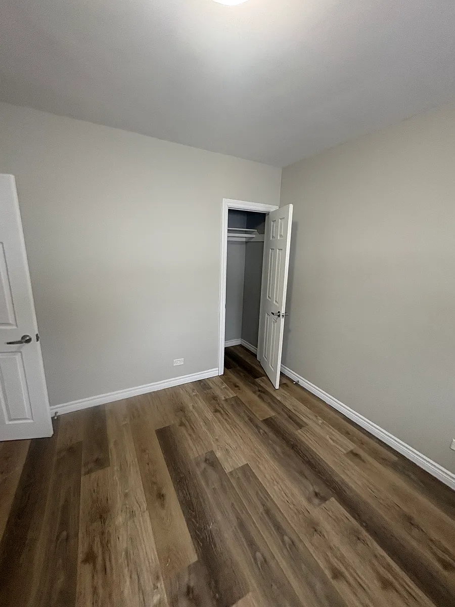 Building Photo - 369 Howey Dr #8