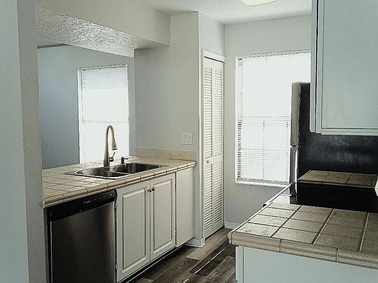 2931 Rio Grande Trl — Photo 7