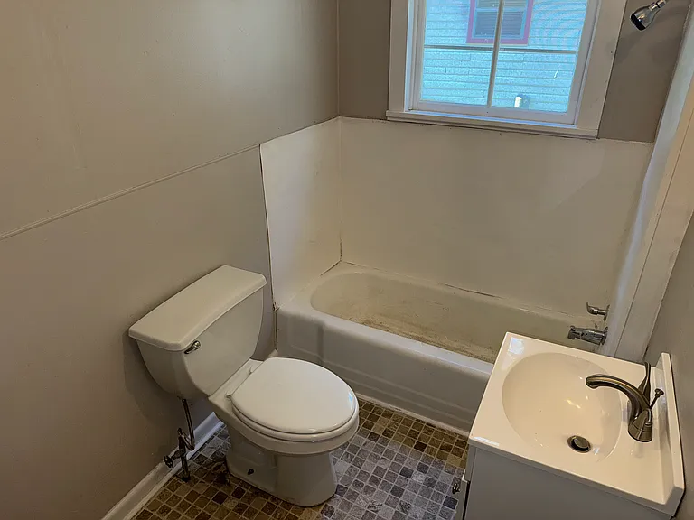 740 W Merrill St — Photo 12